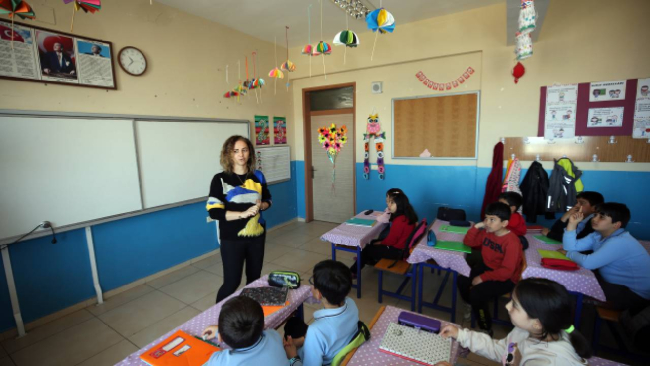 İskenderun'da öğrenciler dersbaşı yaptı